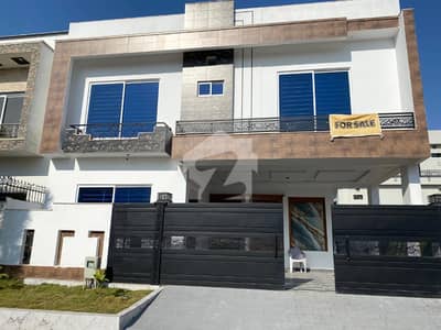 ٹاپ سٹی 1 اسلام آباد میں 5 کمروں کا 10 مرلہ مکان 4.25 کروڑ میں برائے فروخت۔