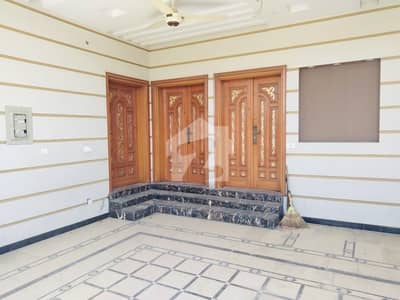 ٹاپ سٹی 1 اسلام آباد میں 5 کمروں کا 10 مرلہ مکان 1.2 لاکھ میں کرایہ پر دستیاب ہے۔