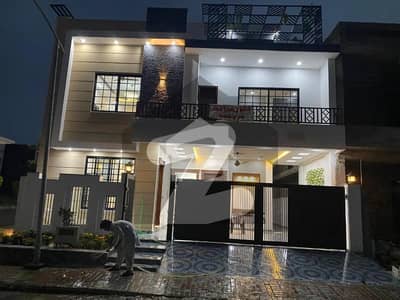ٹاپ سٹی 1 اسلام آباد میں 4 کمروں کا 10 مرلہ مکان 5.5 کروڑ میں برائے فروخت۔ ٹاپ سٹی 1 اسلام آباد میں 4 کمروں کا 10 مرلہ مکان 5.5 کروڑ میں برائے فروخت۔