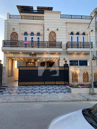ٹاپ سٹی 1 اسلام آباد میں 7 کمروں کا 10 مرلہ مکان 5.3 کروڑ میں برائے فروخت۔ ٹاپ سٹی 1 اسلام آباد میں 7 کمروں کا 10 مرلہ مکان 5.3 کروڑ میں برائے فروخت۔