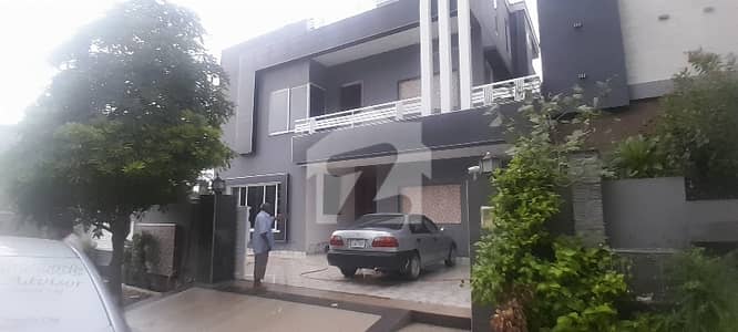 واپڈا سٹی ۔ بلاک ایف واپڈا سٹی,فیصل آباد میں 6 کمروں کا 1 کنال مکان 7.0 کروڑ میں برائے فروخت۔