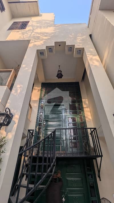 10 Marla House For Rent In Gulberg, Near Gym Khana Available For Rent