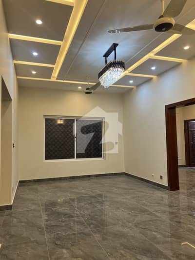 بنی گالہ اسلام آباد میں 5 کمروں کا 7 مرلہ مکان 2.45 کروڑ میں برائے فروخت۔