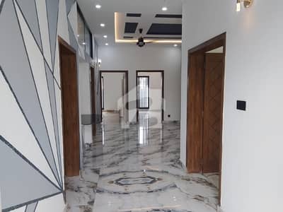 Get An Attractive Prime Location House In Lahore Under Rs. 50000000 Get An Attractive Prime Location House In Lahore Under Rs. 50000000