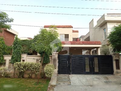 1 Kanal Owner-Built Old House for Sale Lake City Meadows, D Block 1 Kanal Owner-Built Old House for Sale Lake City Meadows, D Block