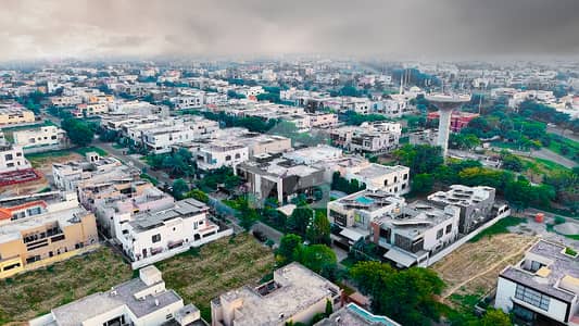 2 Kanal Front+2 Kanal BackPlot Available for Sale