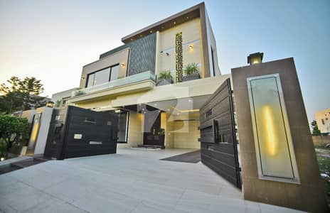 Modern Design Top Notched 10 Marla House At Prime Location