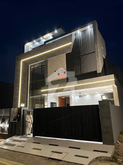 اتحاد ٹاؤن فیز ١ اتحاد ٹاؤن,رائیونڈ روڈ,لاہور میں 5 کمروں کا 10 مرلہ مکان 6.25 کروڑ میں برائے فروخت۔