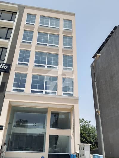 ڈی ایچ اے فیز 8 ڈیفنس (ڈی ایچ اے),لاہور میں 6 مرلہ Studio عمارت 8.0 لاکھ میں کرایہ پر دستیاب ہے۔