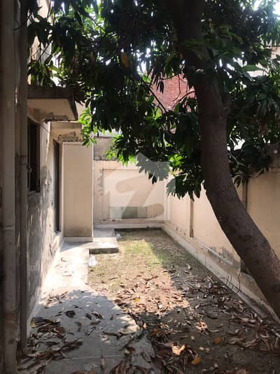9 Marla Plot For Sale
