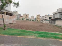 1 Kanal Plot For Sale In Q Block Khayaban-E-Amin Society Lahore.