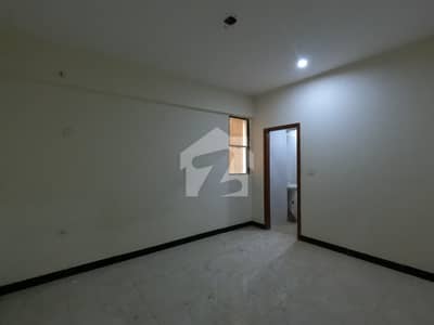 600 Yards Bungalow In Block 11 F B Area
