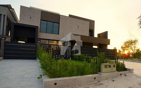 Triple Storey House For Rent