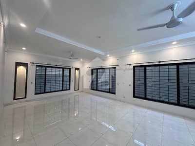 *Beautiful House For Sale DHA Islamabad