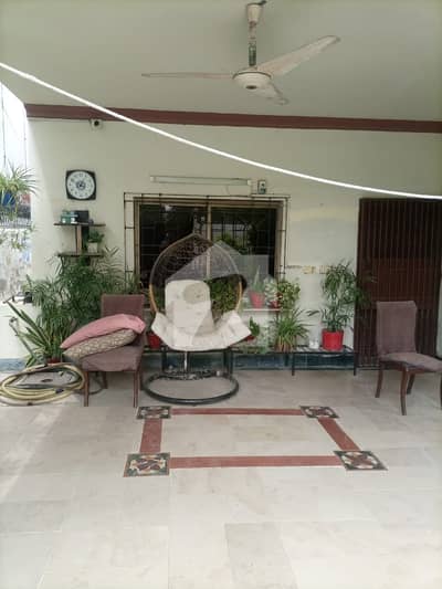400 Sq Yards Independent Commercial Space Available 400 Sq Yards Independent Commercial Space Available