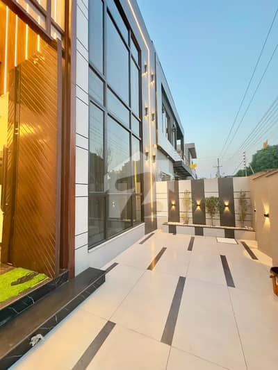 10 Marla Brand New House Available For Sale