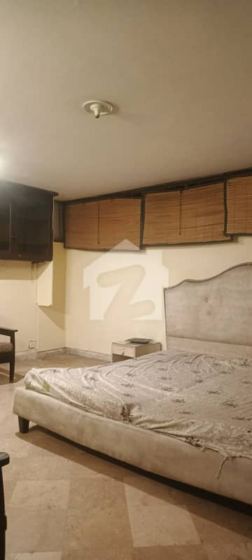 Room Available For Rent Near To Emporium Mall And Ucp University For Bachelors In Johar Town
