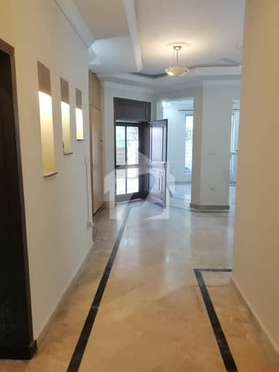 10 Marla 7 Bed Attach Bath Including Servant Room Fully Independent House Available For Rent In G13