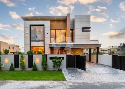 1 KANAL BRAND NEW ULTRA MODREN STYLE HOUSE FOR SALE NEAR CARREFOUR