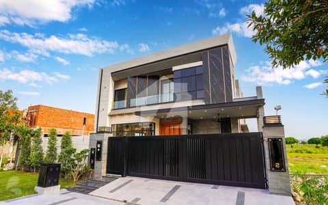 1 Kanal Top Quality Build Luxurious Beautiful Modern Design Villa With Basement For Rent In DHA Lahore Phase 5 Prime Location