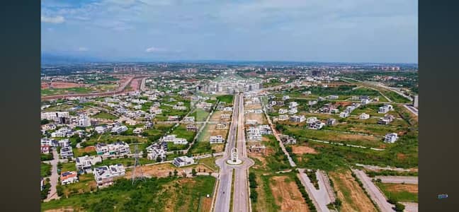 CORNER COMMERCIAL PLOT 1ST FROM MAIN DHA HEADOFFICE CORNER COMMERCIAL PLOT 1ST FROM MAIN DHA HEADOFFICE