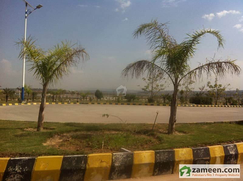 80x80 Commercial Corner Two Plot In Gulberg Green Civic Center