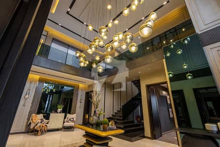 HIGH-END LIVING! SOPHISTICATED 1 KANAL HOME IN DHA PHASE 7