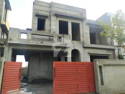 ڈی ایچ اے فیز 7 ڈیفنس (ڈی ایچ اے),لاہور میں 4 کمروں کا 10 مرلہ مکان 2.9 کروڑ میں برائے فروخت۔