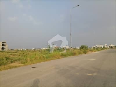 ڈی ایچ اے فیز9 پریزم - بلاک ایم ڈی ایچ اے فیز9 پریزم,ڈی ایچ اے ڈیفینس,لاہور میں 1 کنال رہائشی پلاٹ 2.1 کروڑ میں برائے فروخت۔