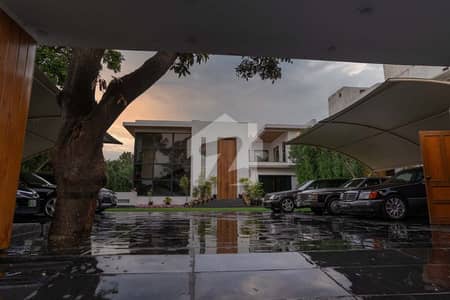 BEAUTIFULLY DESIGNED 2 KANAL HOUSE IN DHA PHASE 6