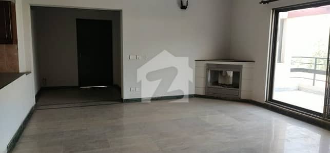 One Kanal Slightly Used Bungalow For Rent DHA Phase 4 Lahore.