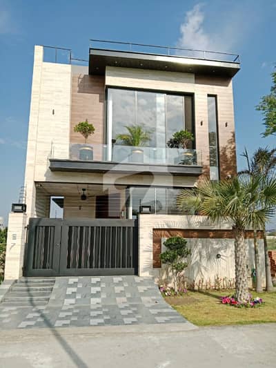 LUXURY 5 MARLA HOUSE FOR SALE IN DHA 9 TOWN