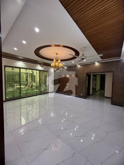 ZEEE Marketing Offers 1 Kanal Possession Low Price in DHA Phase 7 T Block Near to Park & Mosque Available