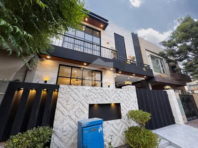 PRIME FAMILY LIVING! 5 MARLA HOUSE FOR SALE IN DHA PHASE 9 TOWN
