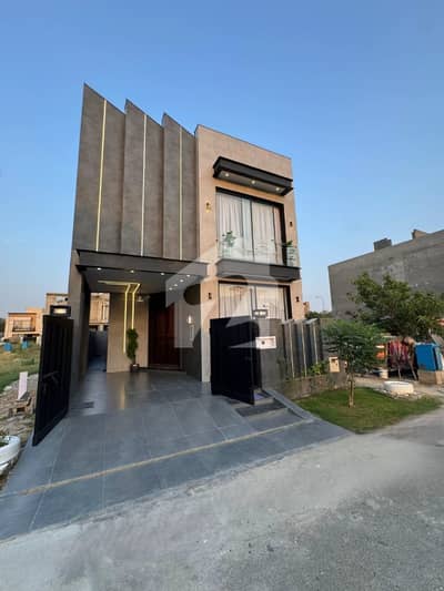 5 Marla Modern Luxurious House Available For Rent 5 Marla Modern Luxurious House Available For Rent