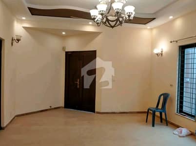House Of 10 Marla Available For rent In DHA Phase 4 - Block EE