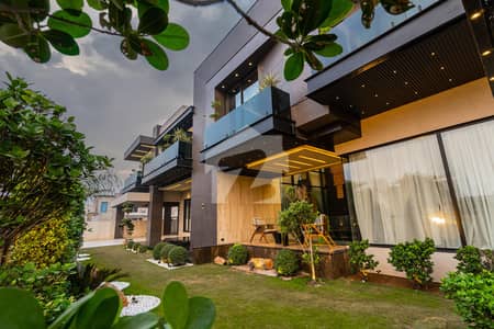 22 MARLA CORNER FACING PARK FULL BASMENT FULL FURNISHED IN DHA PHASE 5 H BLOCK