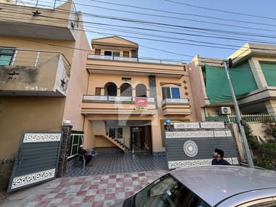 ائیرپورٹ ہاؤسنگ سوسائٹی راولپنڈی میں 6 کمروں کا 9 مرلہ مکان 3.7 کروڑ میں برائے فروخت۔