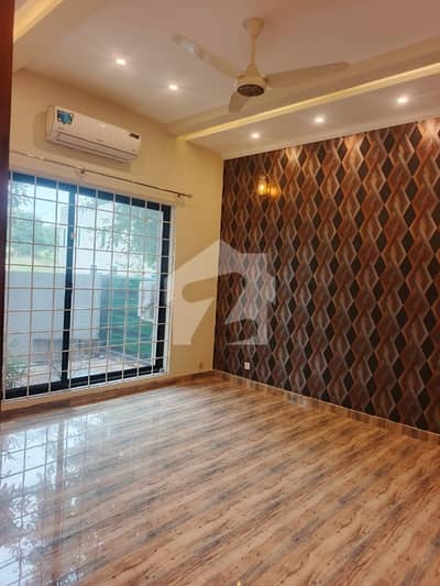 20 MARLA BRAND NEW GROUND PORTION AVAILABLE FOR RENT