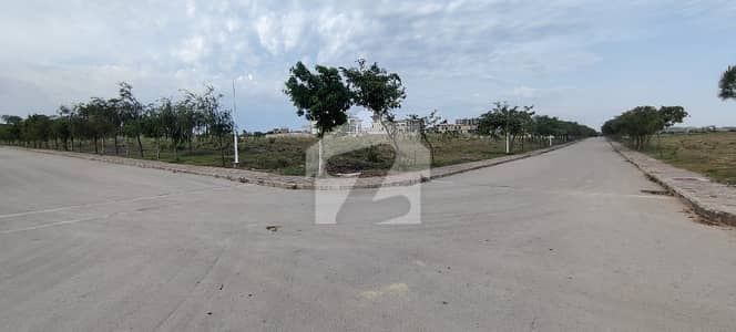 Gulberg Greens Islamabad D Block 5 Kanal Farmhouse Plot | Corner | Possession | Prime Location | Near Expressway Gulberg Greens Islamabad D Block 5 Kanal Farmhouse Plot | Corner | Possession | Prime Location | Near Expressway