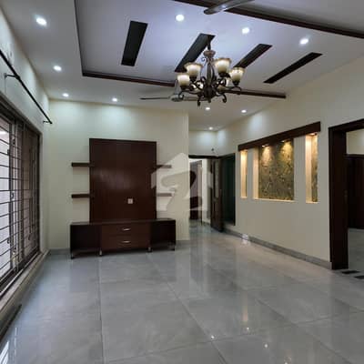 10 Marla Used House For Sale In CC Block Bahria Town Lahore