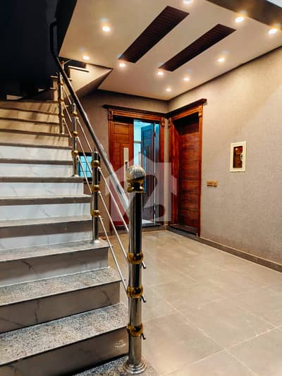 5MARLA FULL TRIPLE STORY HOUSE AVAILABLE FOR RENT IN NESHMAN IQBAL PHASE 2