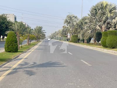 بحریہ ٹاؤن ۔ غزنوی بلاک بحریہ ٹاؤن ۔ سیکٹر ایف,بحریہ ٹاؤن,لاہور میں 5 مرلہ کمرشل پلاٹ 4.65 کروڑ میں برائے فروخت۔