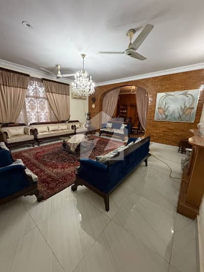 ایف ۔ 11 اسلام آباد میں 7 کمروں کا 1 کنال مکان 24.0 کروڑ میں برائے فروخت۔