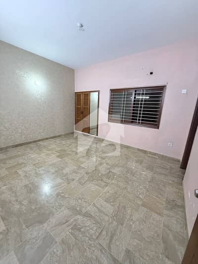 In Gulistan-e-Jauhar - Block 2 Lower Portion Sized 400 Square Yards For rent
