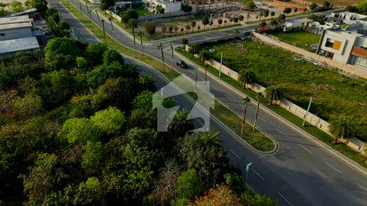 ستارہ ولاز فیصل آباد میں 4 کنال رہائشی پلاٹ 16.0 کروڑ میں برائے فروخت۔