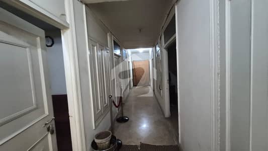 چنیوٹ بازار فیصل آباد میں 2 کمروں کا 5 مرلہ عمارت 50.0 کروڑ میں برائے فروخت۔