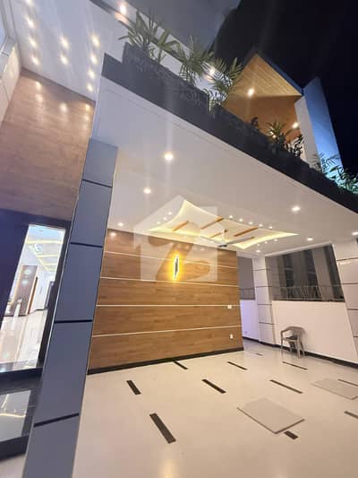 ٹاپ سٹی 1 اسلام آباد میں 7 کمروں کا 1 کنال مکان 7.98 کروڑ میں برائے فروخت۔