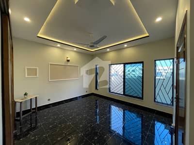 Umar Block 7 Marla Brand New Designer House For Sale A Plus Construction Owner Built Direct Main Boulevard Access Near To International Hospital Walking Distance From Mosque Commercial Park