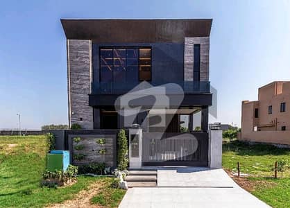 ڈی ایچ اے 9 ٹاؤن ڈیفنس (ڈی ایچ اے),لاہور میں 3 کمروں کا 5 مرلہ مکان 2.2 کروڑ میں برائے فروخت۔